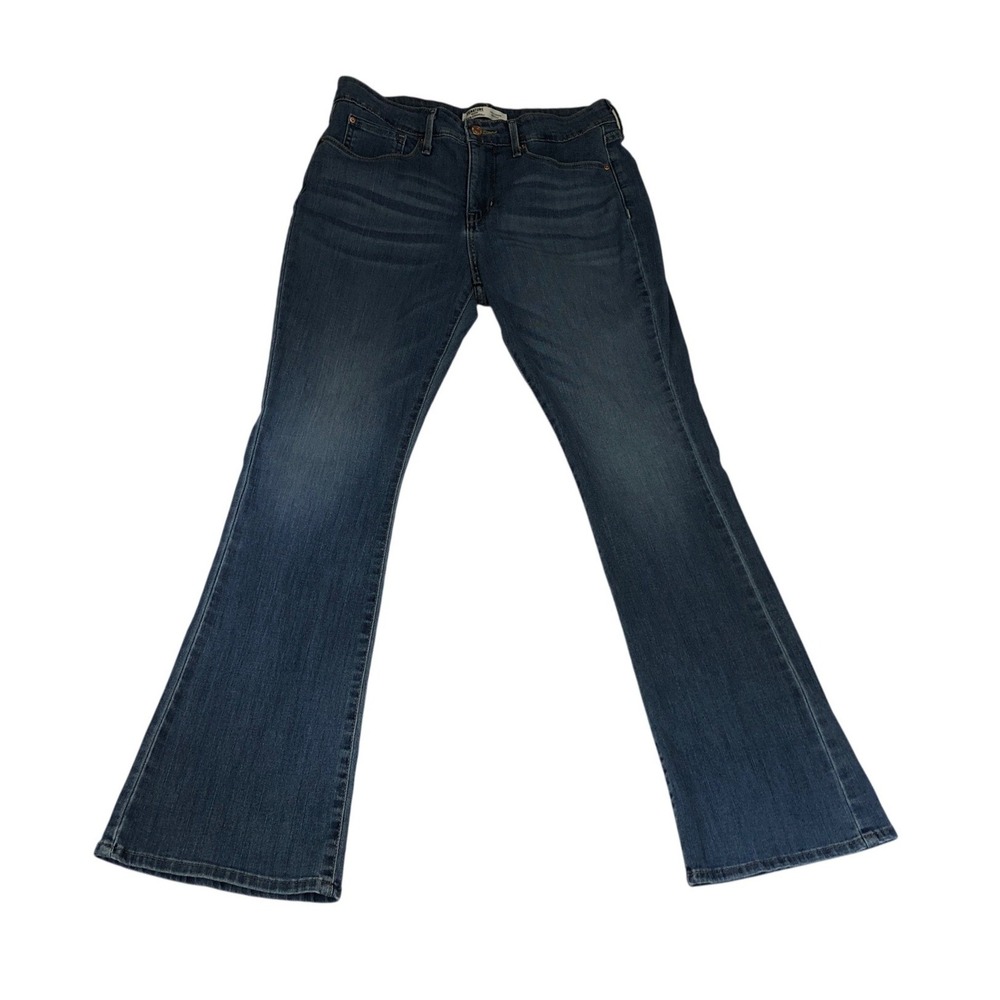 Signature by Levi Strauss Totally Shaping Bootcut Jeans Dark Wash 10M W30 L30